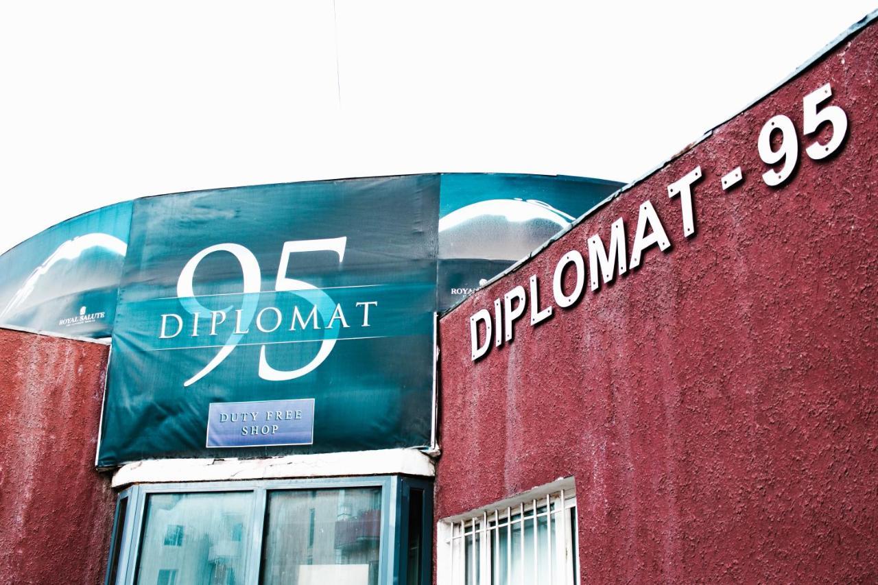אולן בטור Diplomat Noble Hotel מראה חיצוני תמונה